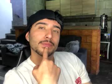 Noa_Bonucci Chaturbate stream image from May 18, 2025