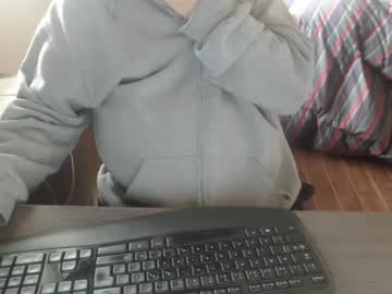 Creamormilk Chaturbate stream image from May 18, 2025