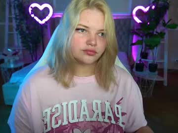 Cutee_Dora Chaturbate stream image from May 18, 2025