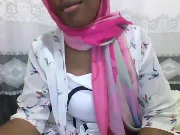 Queen_Grashia Chaturbate stream image from May 18, 2025