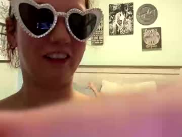 Spoiledfitmilf Chaturbate stream image from May 18, 2025