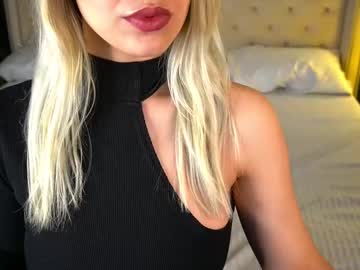 Astraluxe_ Chaturbate stream image from May 18, 2025