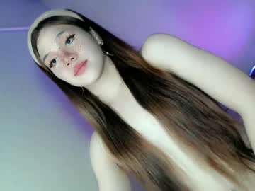 Its_Me_Ezzie Chaturbate stream image from May 18, 2025