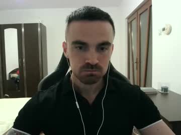 Mu5clemania Chaturbate stream image from May 18, 2025