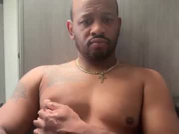 Johnnyboyplayss Chaturbate stream image from May 18, 2025