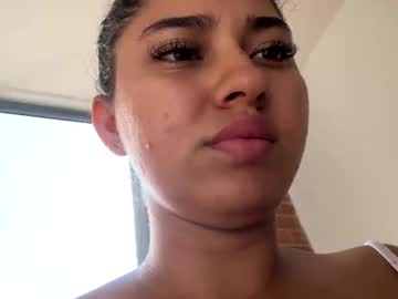 Milavega25 Chaturbate stream image from May 18, 2025