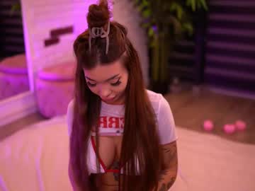 Sashaferrera Chaturbate stream image from May 18, 2025
