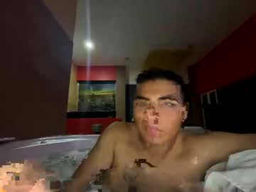 Goldenroock23 Chaturbate stream image from May 18, 2025