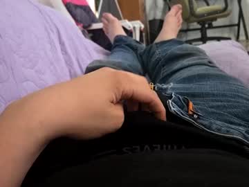 Hfly12 Chaturbate stream image from May 18, 2025