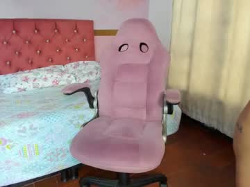 Cristall_Fox_ Chaturbate stream image from May 18, 2025