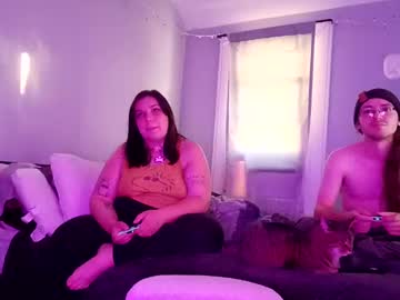 Peachygothgf Chaturbate stream image from May 18, 2025