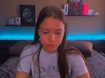 Alexabarkley Chaturbate stream image from May 19, 2025