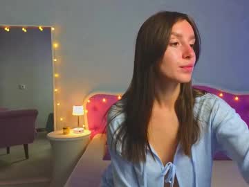 Ariana_Petite stream image from May 19, 2025