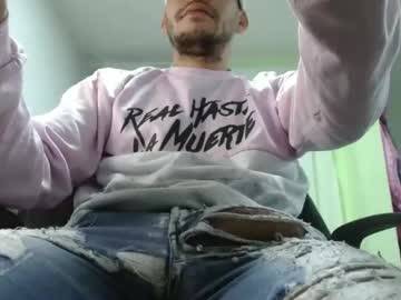 Xavicock24 Chaturbate stream image from May 19, 2025