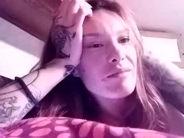 Bratlips Chaturbate stream image from May 19, 2025