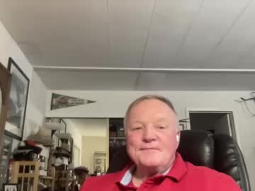 Cookoosnest Chaturbate stream image from May 19, 2025