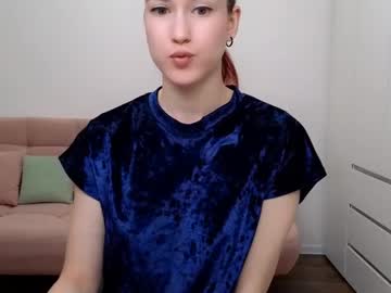 Alicianoveli Chaturbate stream image from May 19, 2025