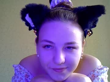 Dreamyydoll Chaturbate stream image from May 19, 2025