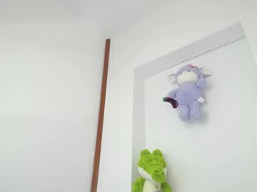 Eveliincartiier_ Chaturbate stream image from May 19, 2025