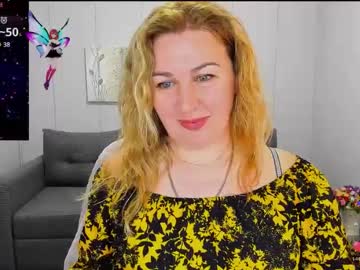 Lili_Crossi Chaturbate stream image from May 19, 2025