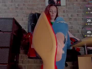 Misspetitevenus Chaturbate stream image from May 19, 2025