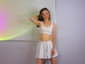 Carolstricklad Chaturbate stream image from May 19, 2025