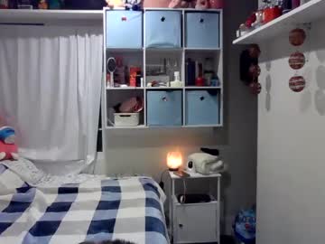 Sexyevee69 Chaturbate stream image from May 19, 2025