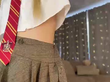 Shyrubate Chaturbate stream image from May 19, 2025