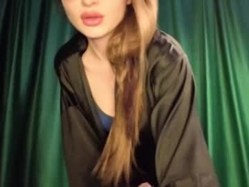 Amyra_Desire Chaturbate stream image from May 19, 2025