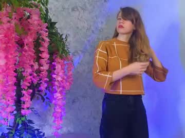 Janetbarker Chaturbate stream image from May 19, 2025