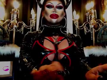 Queendomcum6 Chaturbate stream image from May 19, 2025