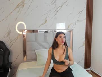 Luciaherreraa Chaturbate stream image from May 19, 2025