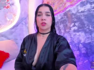 Brianaguzman Chaturbate stream image from May 19, 2025