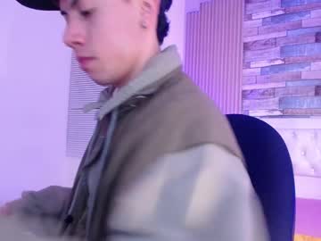 Aaron_Blink1 Chaturbate stream image from May 19, 2025