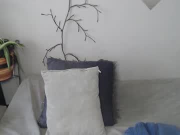 Adrianapdes Chaturbate stream image from May 19, 2025