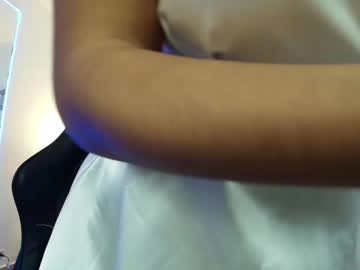 Kyra_Fox_ Chaturbate stream image from May 19, 2025