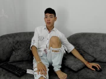 Logantwink18 Chaturbate stream image from May 19, 2025