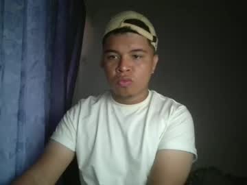 Ltinoboy688 Chaturbate stream image from May 19, 2025