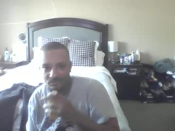 Rellmagnificient Chaturbate stream image from May 19, 2025