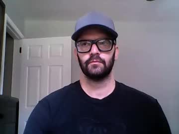 Throbinwilliam Chaturbate stream image from May 19, 2025