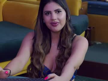 Juliaharveyy Chaturbate stream image from May 19, 2025