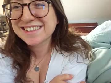 Sara_Elizabeth Chaturbate stream image from May 19, 2025