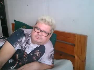 Artuditu55 Chaturbate stream image from May 19, 2025