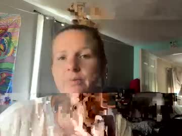 Mrsruehlen Chaturbate stream image from May 19, 2025