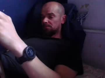 Yewloo Chaturbate stream image from May 19, 2025