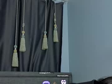 Gemmafulwood Chaturbate stream image from May 19, 2025