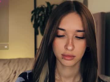 Harriethudson Chaturbate stream image from May 19, 2025