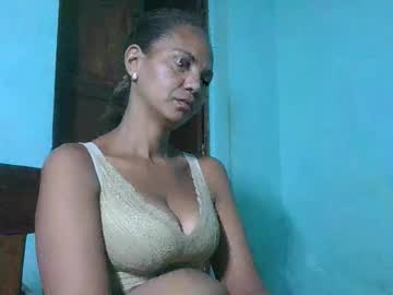 Selvidam Chaturbate stream image from May 19, 2025