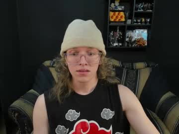 Jinnlook Chaturbate stream image from May 19, 2025