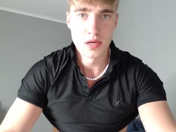 Megamaxxxl Chaturbate stream image from May 19, 2025